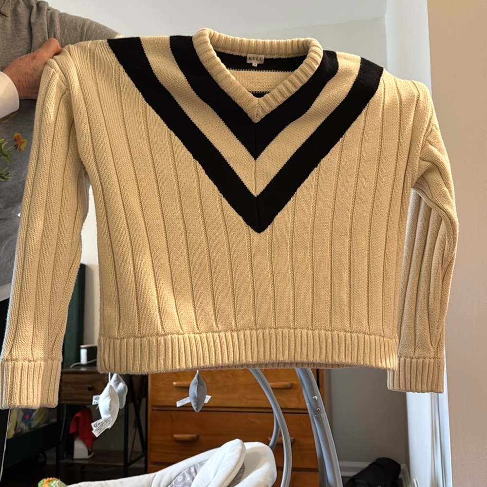 Kule Cream & Black The Yale V Neck Pullover Sweater size Medium